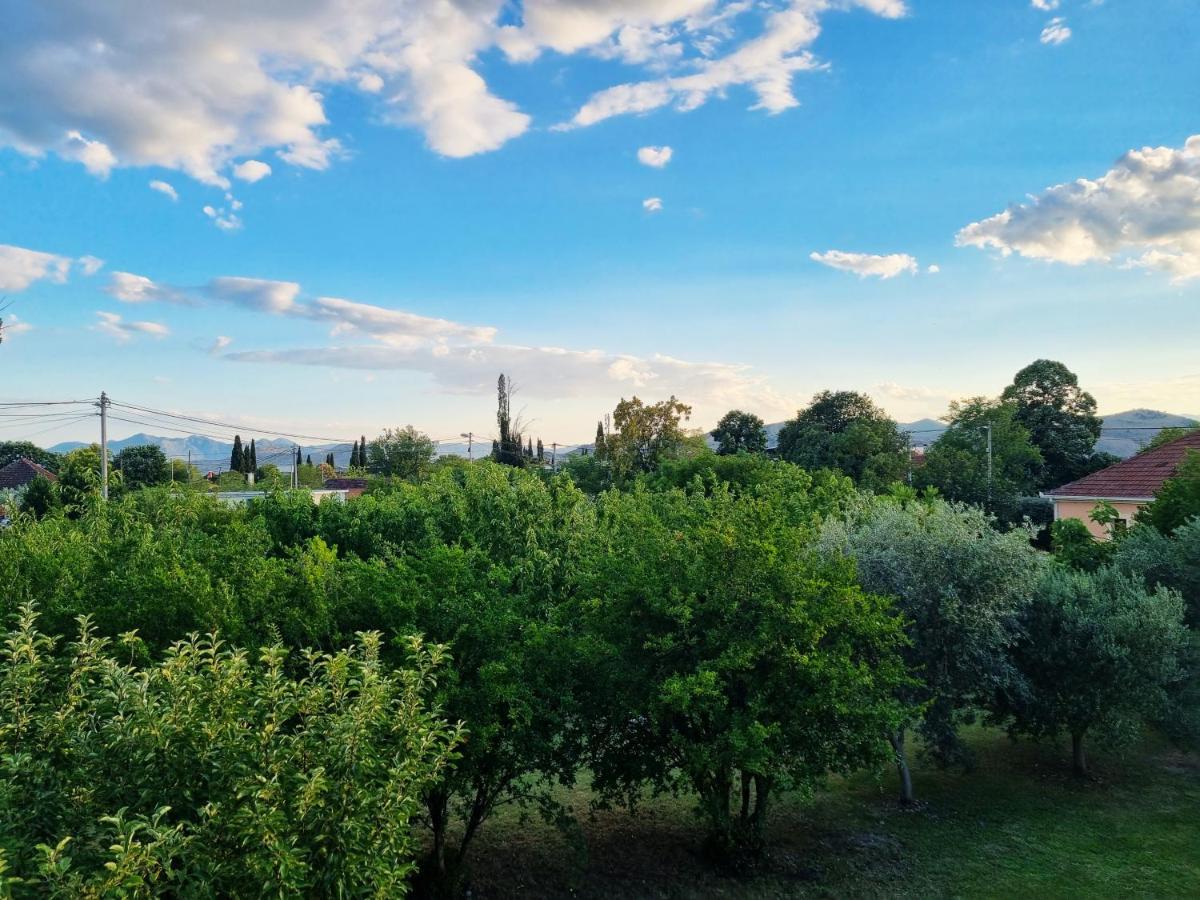 Home Mia Airport Podgorica Bagian luar foto